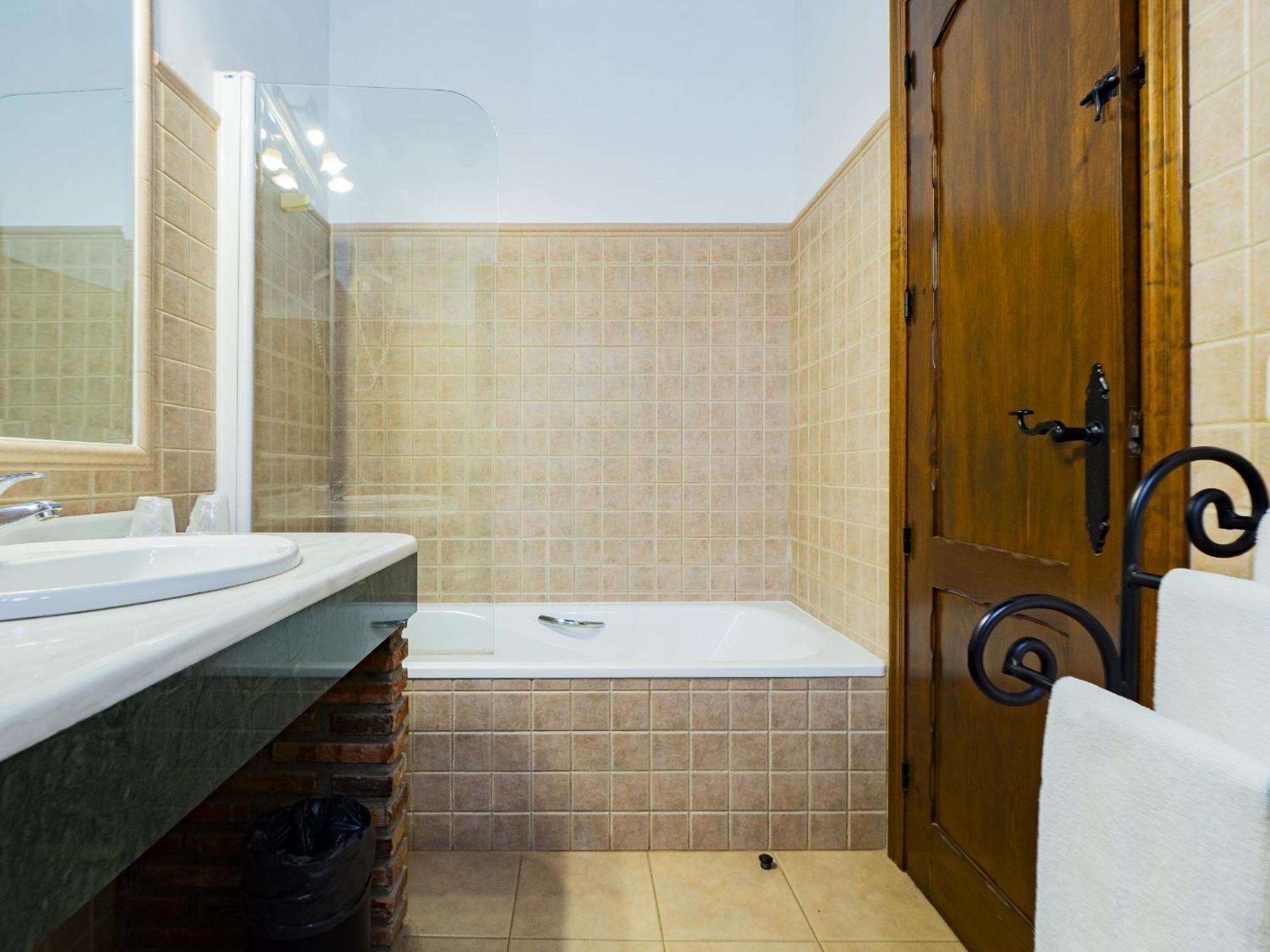 Cubo'S Hotel Cortijo San Antonio Casarabonela エクステリア 写真