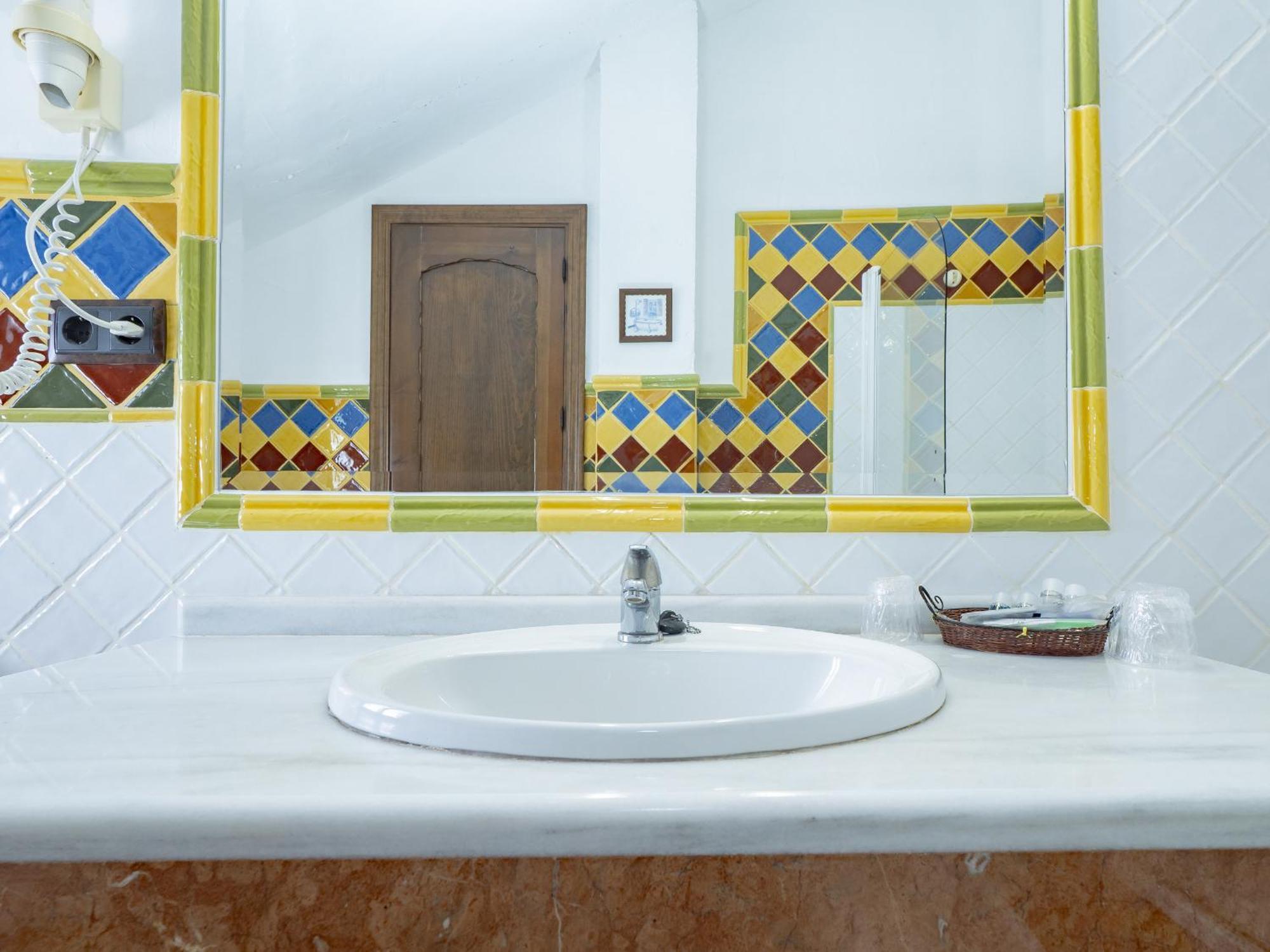 Cubo'S Hotel Cortijo San Antonio Casarabonela エクステリア 写真